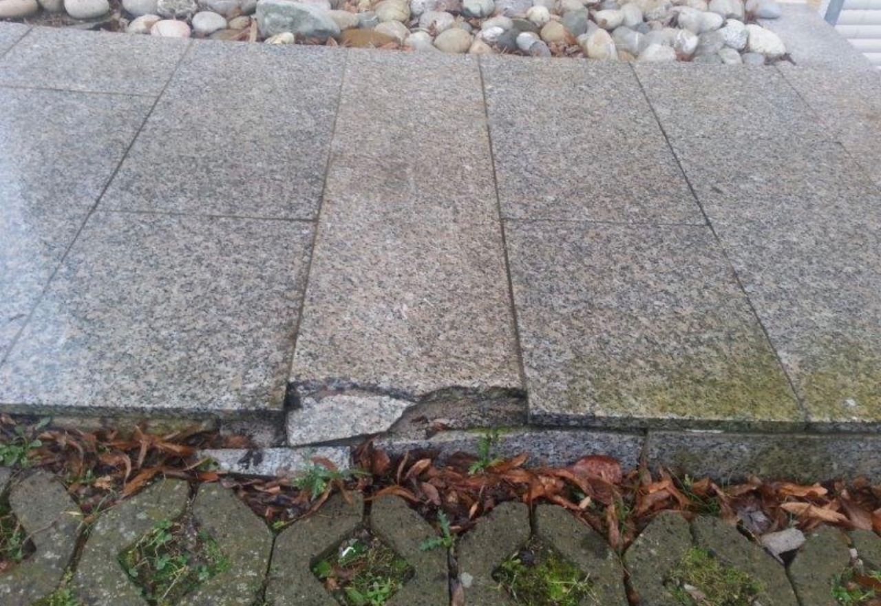 08 vorher kaputte fliesen ausgetauscht